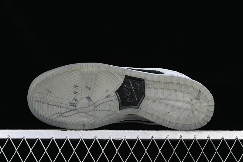 All categories Nk SB Dunk series Nk SB Dunk Low low-top skate shoes K version Atlas x Nk SB Dunk Low QS 35mm Lycra low-top skate shoes 504750-020